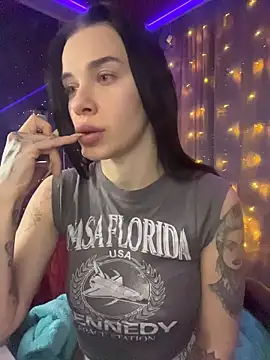 Queen of pain online show from December 18, 6:40 am