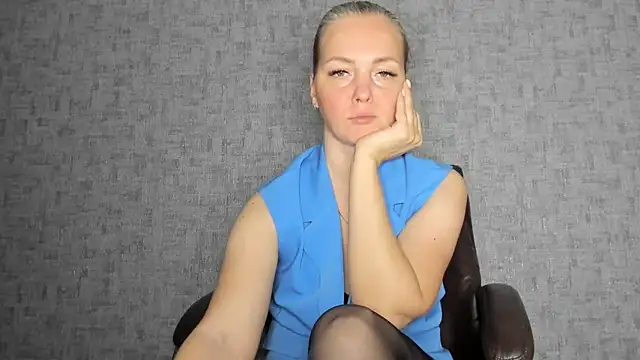 iam Venus online show from December 22, 3:15 pm