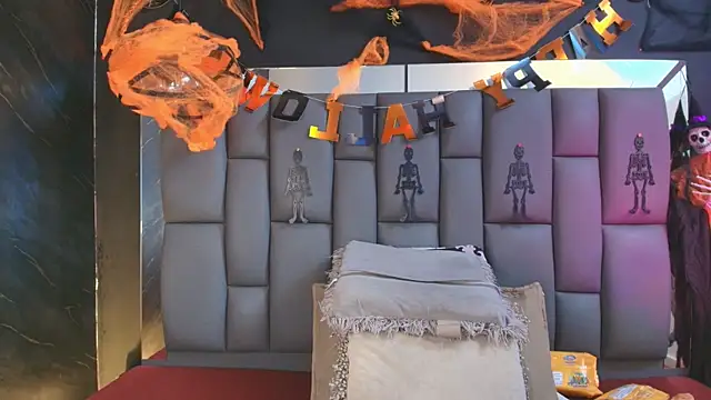  MiaBrown  online show from October 22, 12:10 pm