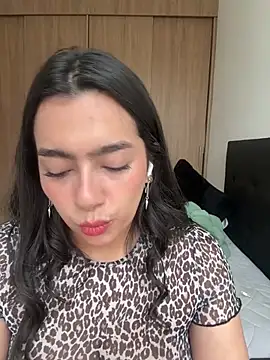 Nicollemays online show from May 28, 4:16 pm