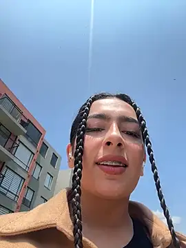 Nicollemays online show from March 25, 3:26 pm