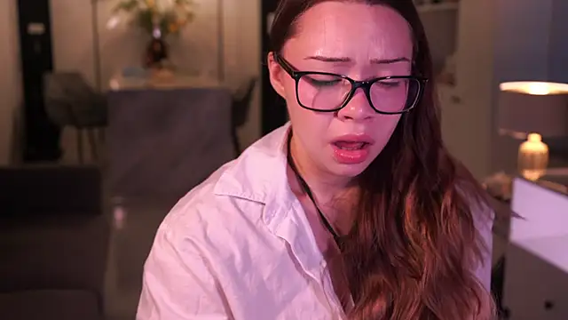 VixenMia online show from November 26, 4:35 am