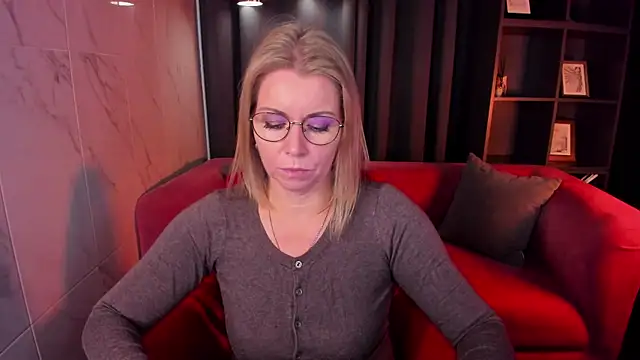 Annie Light online show from September 22, 6:01 am