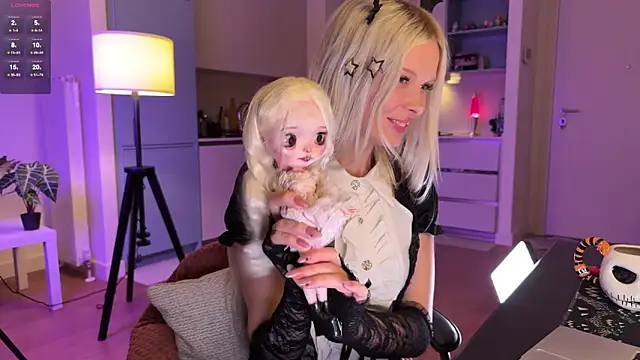 neon demon online show from September 10, 8:53 pm