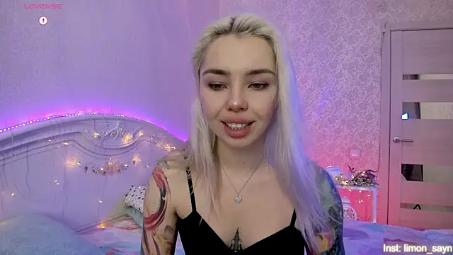 LillyMoure  online show from November 9, 2:29 am