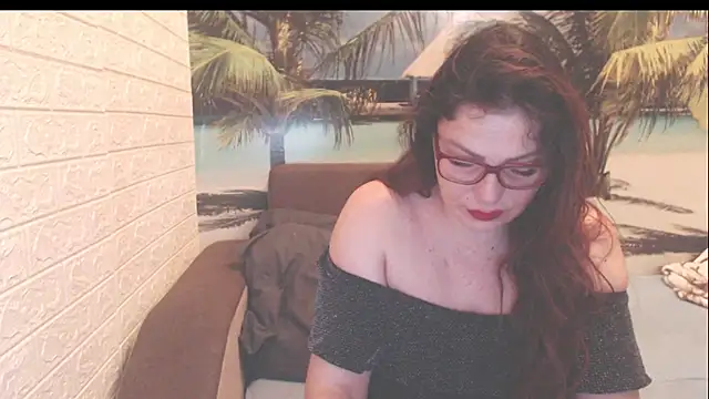 Queen  Natasha online show from November 8, 9:53 pm