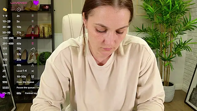 SelineSole online show from March 10, 4:11 pm