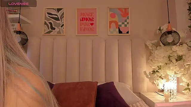 cute  cherry  online show from November 17, 7:36 pm