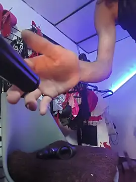 mal x online show from March 3, 7:25 am