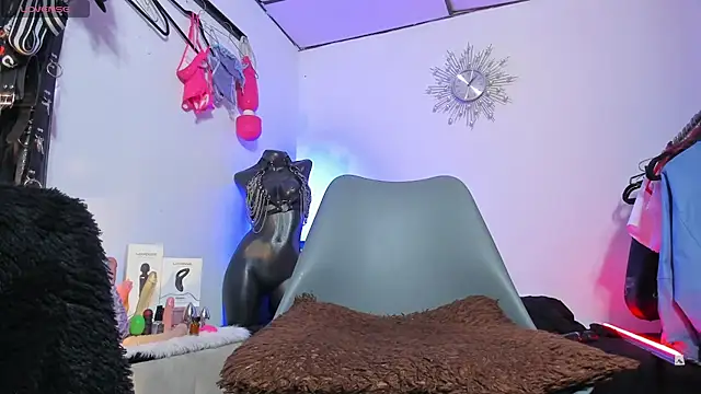 mal x online show from April 13, 8:04 am