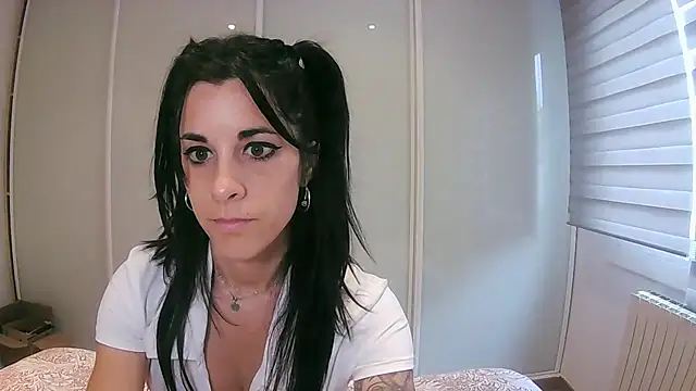 secretoeternoo online show from April 11, 4:54 pm