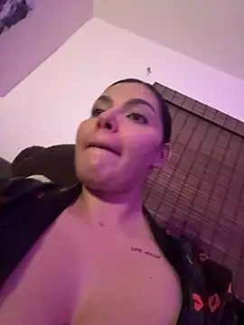 GigiiStone online show from February 13, 12:45 am