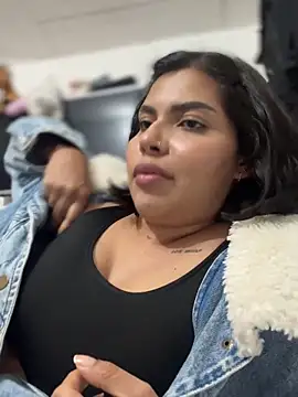 GigiiStone online show from November 18, 11:26 pm