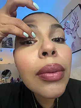 GigiiStone online show from February 19, 10:08 pm