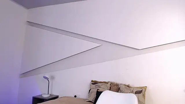 hot little bunny online show from September 18, 9:24 pm