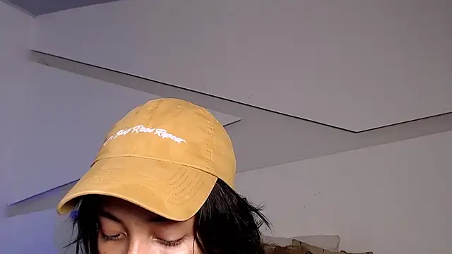 hot little bunny online show from September 9, 9:47 pm