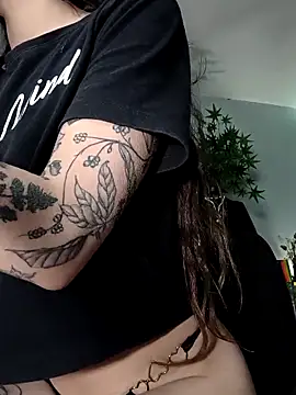 VickyJackson  online show from February 10, 9:29 pm