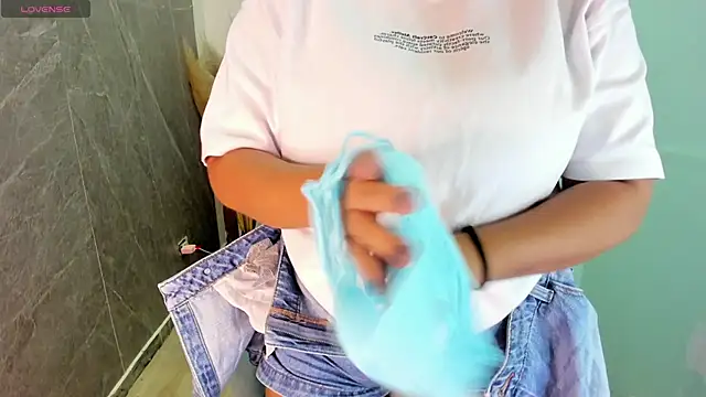 CelesteBrucee online show from April 18, 9:37 pm