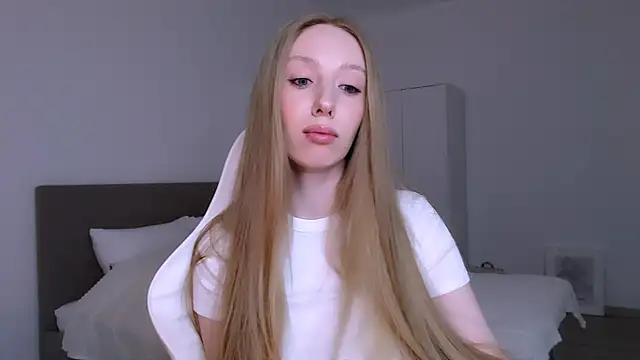 Luna insniity online show from March 7, 9:22 pm