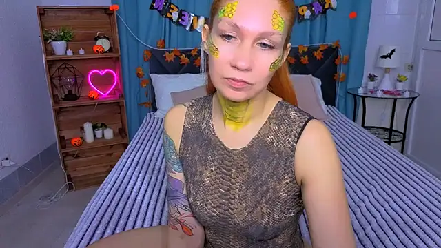 LucieHells online show from October 30, 1:19 am