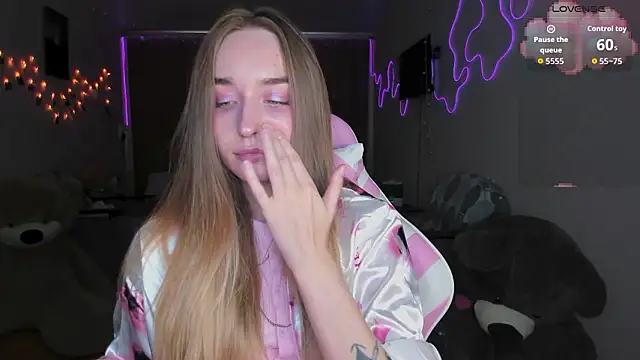 MoonDust online show from March 22, 3:07 pm