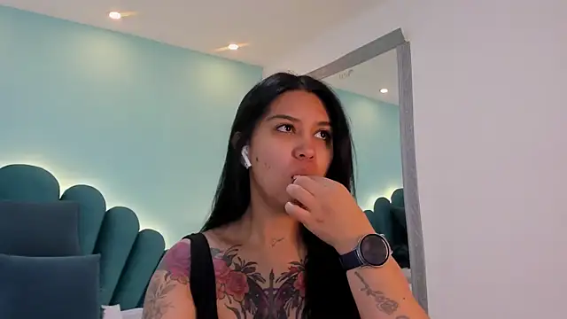 sharlott18 online show from March 27, 3:13 pm