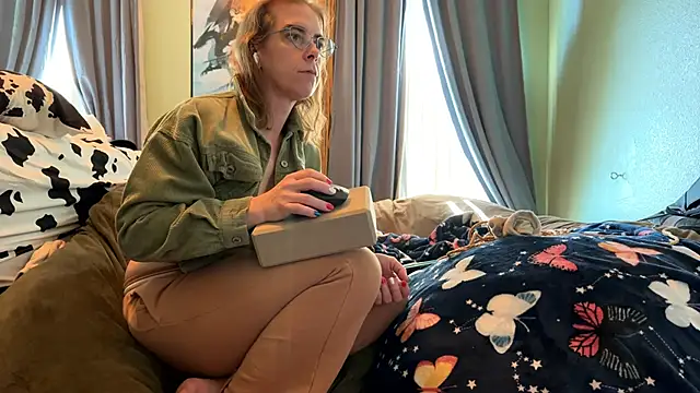 Linzy 19 online show from February 27, 7:14 pm