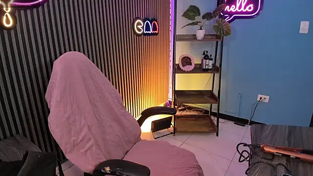 emily roberts1 online show from October 30, 4:26 am