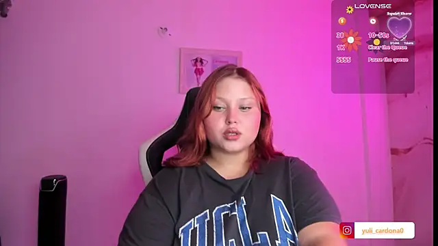 YuliCardona  online show from January 12, 10:48 pm