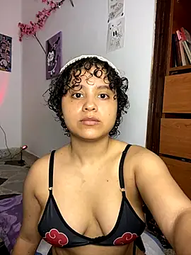 lou cute online show from October 31, 2:02 am