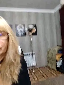 Snapshot of koroleva70 chatting on October 18, 10:07 am koroleva70 online show from October 18, 10:07 am