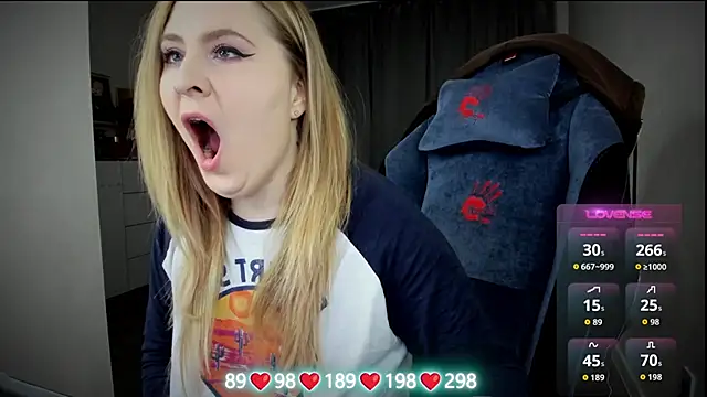 Olivia Munk online show from November 19, 4:23 am