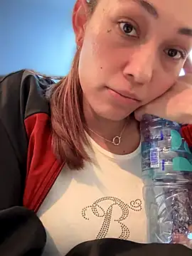 MichelleFerry  online show from October 22, 9:42 pm