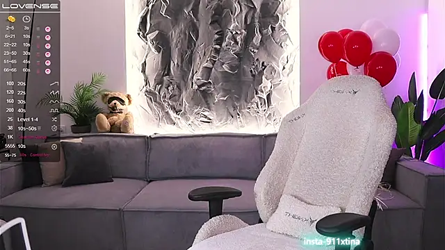 Break-me-Shake-me online show from October 3, 5:12 am