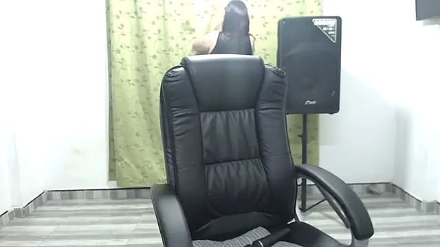 LAURA CRAIZY online show from March 28, 3:17 am