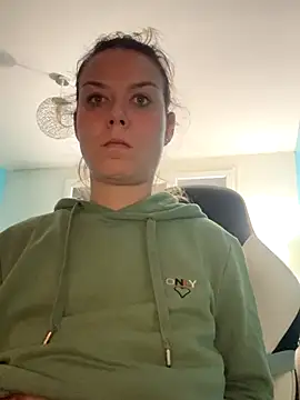 BabyNila online show from October 17, 7:50 pm