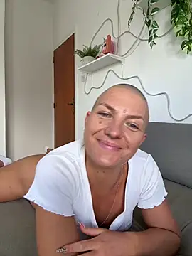 PaulinaSchubert1 online show from April 11, 1:37 pm