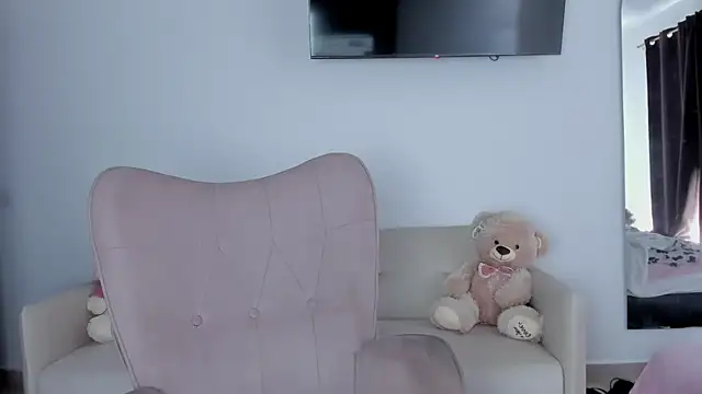 selene king2 online show from April 10, 2:45 pm