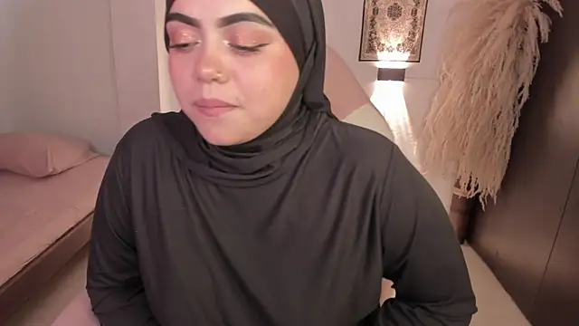 shayla 18 online show from April 16, 9:39 pm