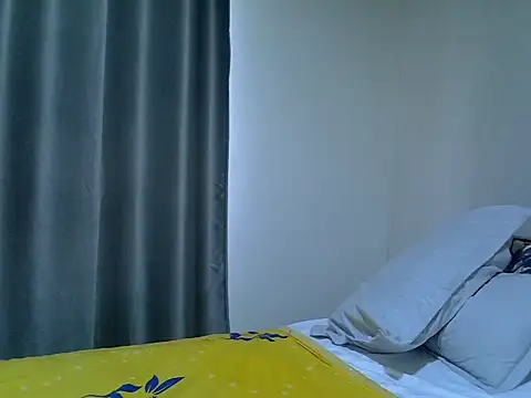 East queen online show from October 24, 7:15 am