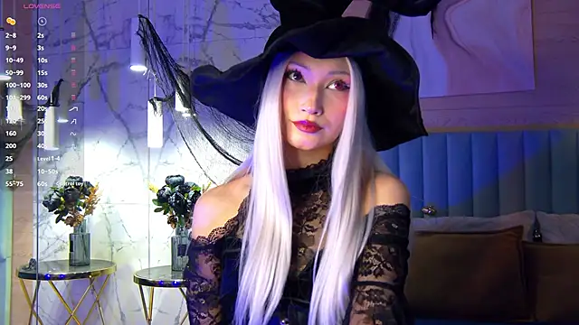 CarolReeves online show from October 31, 6:15 am