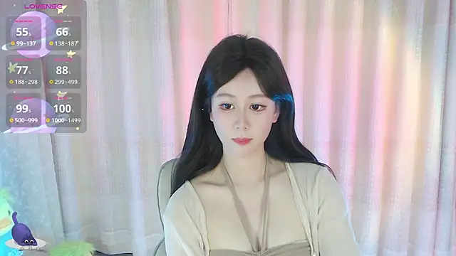 Aimee-520 online show from April 6, 7:09 am