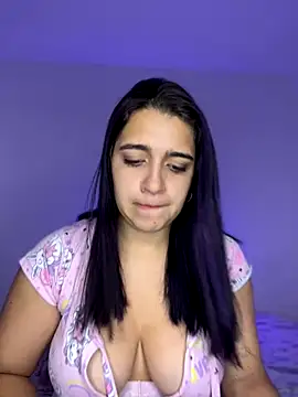 Alicia Ruiz online show from December 15, 10:48 pm