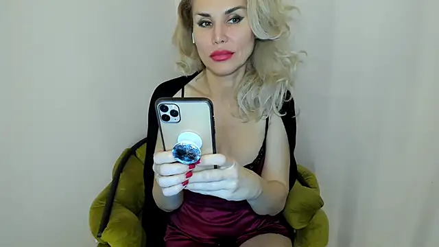 Radmila Queen  online show from October 15, 4:42 pm