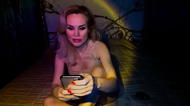 Radmila Queen  online show from November 29, 5:50 pm