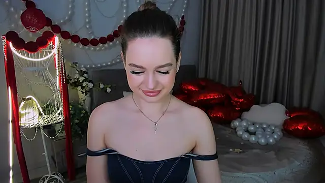 MiracleCurly online show from March 5, 8:15 pm