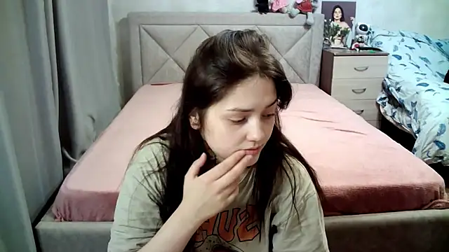 juliettkalen online show from April 21, 3:35 am