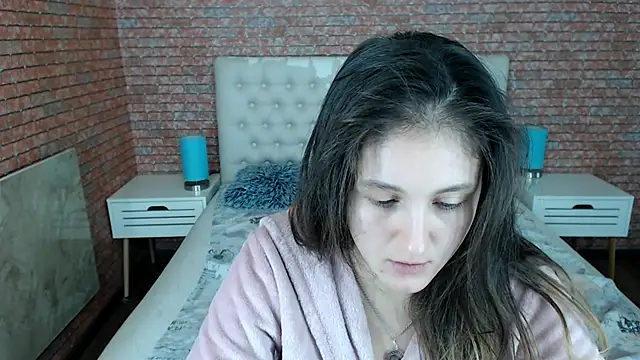 Holliy Cooper online show from November 13, 10:03 am