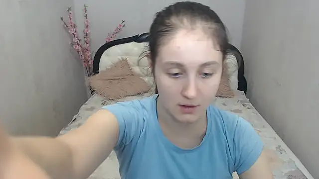 Holliy Cooper online show from July 10, 8:48 am