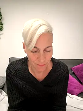 DarleenHot online show from October 24, 6:48 pm